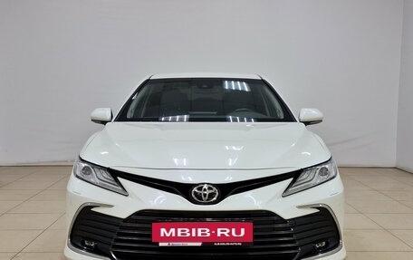 Toyota Camry, 2021 год, 3 220 000 рублей, 2 фотография