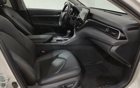 Toyota Camry, 2021 год, 3 220 000 рублей, 13 фотография