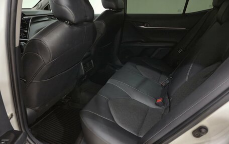 Toyota Camry, 2021 год, 3 220 000 рублей, 16 фотография