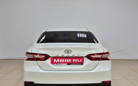 Toyota Camry, 2021 год, 3 220 000 рублей, 5 фотография