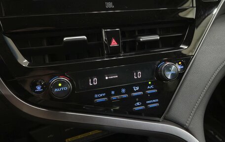 Toyota Camry, 2021 год, 3 220 000 рублей, 20 фотография