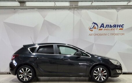 Opel Astra J, 2011 год, 670 000 рублей, 2 фотография