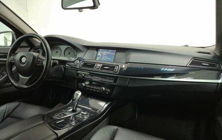BMW 5 серия, 2011 год, 1 090 000 рублей, 13 фотография