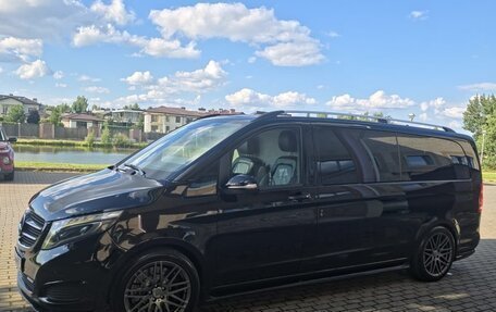 Mercedes-Benz V-Класс, 2015 год, 10 000 000 рублей, 1 фотография