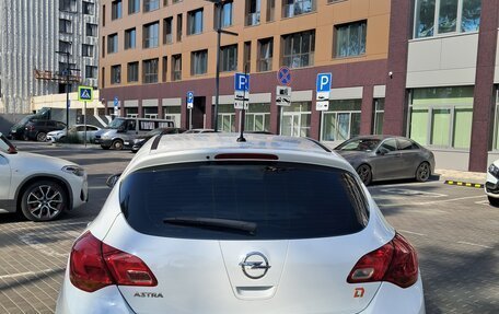 Opel Astra J, 2014 год, 900 000 рублей, 3 фотография