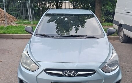 Hyundai Solaris II рестайлинг, 2013 год, 650 000 рублей, 3 фотография