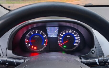 Hyundai Solaris II рестайлинг, 2013 год, 650 000 рублей, 9 фотография