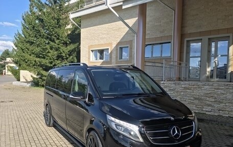 Mercedes-Benz V-Класс, 2015 год, 10 000 000 рублей, 2 фотография