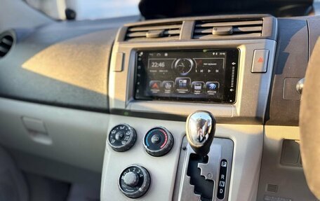 Toyota Passo Sette, 2009 год, 765 000 рублей, 14 фотография