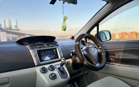 Toyota Passo Sette, 2009 год, 765 000 рублей, 18 фотография