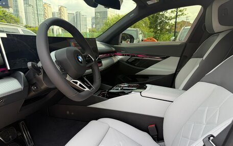 BMW 5 серия, 2026 год, 7 780 000 рублей, 10 фотография
