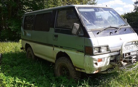 Mitsubishi Delica III, 1990 год, 260 000 рублей, 5 фотография