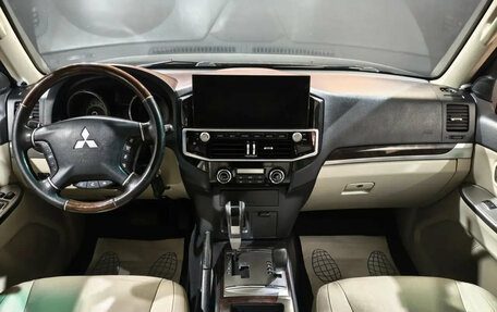 Mitsubishi Pajero IV, 2017 год, 2 600 000 рублей, 8 фотография