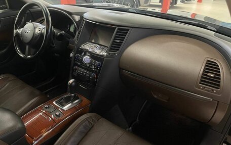 Infiniti QX70, 2014 год, 2 530 000 рублей, 23 фотография