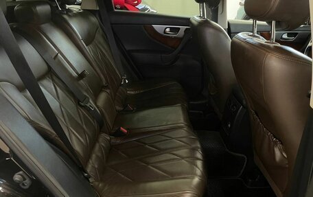 Infiniti QX70, 2014 год, 2 530 000 рублей, 26 фотография