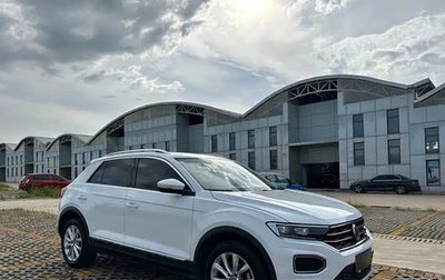 Volkswagen T-Roc I, 2022 год, 1 337 000 рублей, 1 фотография