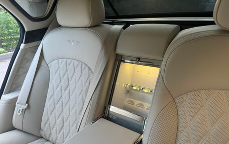 Bentley Mulsanne II, 2017 год, 22 000 000 рублей, 24 фотография