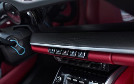 Porsche 911, 2020 год, 13 500 000 рублей, 29 фотография