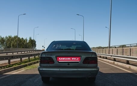Mercedes-Benz E-Класс, 1996 год, 320 000 рублей, 2 фотография