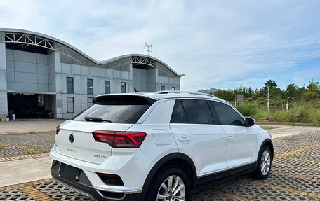 Volkswagen T-Roc I, 2022 год, 1 337 000 рублей, 6 фотография
