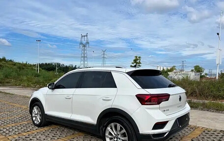 Volkswagen T-Roc I, 2022 год, 1 337 000 рублей, 4 фотография
