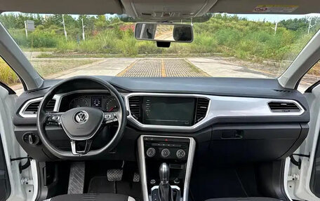 Volkswagen T-Roc I, 2022 год, 1 337 000 рублей, 8 фотография
