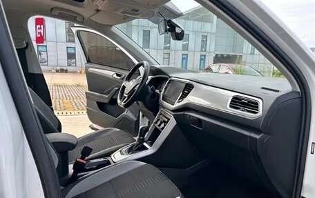 Volkswagen T-Roc I, 2022 год, 1 337 000 рублей, 9 фотография