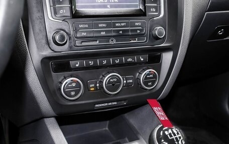 Volkswagen Jetta VI, 2014 год, 999 000 рублей, 18 фотография