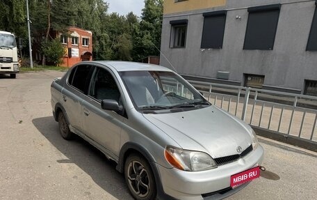 Toyota Echo, 2001 год, 99 000 рублей, 1 фотография