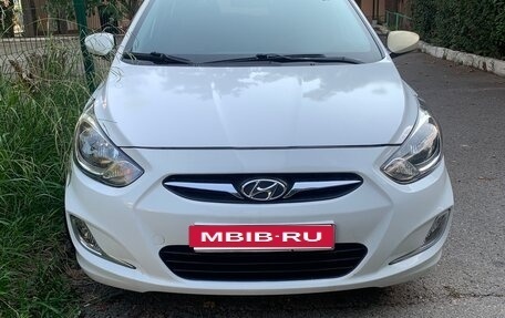 Hyundai Solaris II рестайлинг, 2012 год, 700 000 рублей, 1 фотография