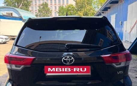 Toyota Highlander III, 2017 год, 2 650 000 рублей, 2 фотография