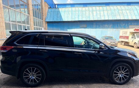 Toyota Highlander III, 2017 год, 2 650 000 рублей, 7 фотография