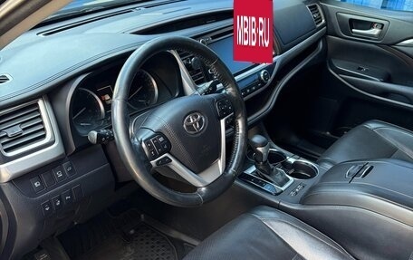 Toyota Highlander III, 2017 год, 2 650 000 рублей, 15 фотография