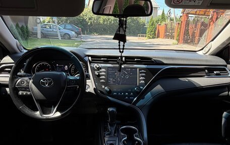Toyota Camry, 2019 год, 2 700 000 рублей, 14 фотография