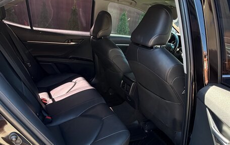 Toyota Camry, 2019 год, 2 700 000 рублей, 15 фотография