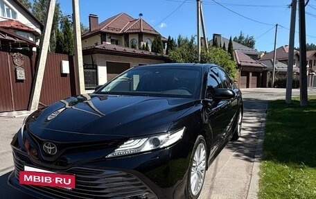 Toyota Camry, 2019 год, 2 700 000 рублей, 10 фотография