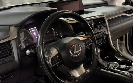 Lexus RX IV рестайлинг, 2017 год, 4 600 000 рублей, 9 фотография