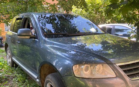Volkswagen Touareg III, 2003 год, 500 000 рублей, 2 фотография