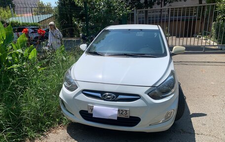 Hyundai Solaris II рестайлинг, 2012 год, 700 000 рублей, 4 фотография