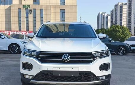 Volkswagen T-Roc I, 2022 год, 1 600 777 рублей, 2 фотография