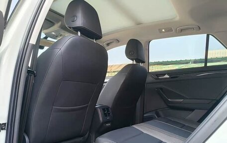 Volkswagen T-Roc I, 2022 год, 1 600 777 рублей, 7 фотография
