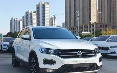 Volkswagen T-Roc I, 2022 год, 1 600 777 рублей, 3 фотография