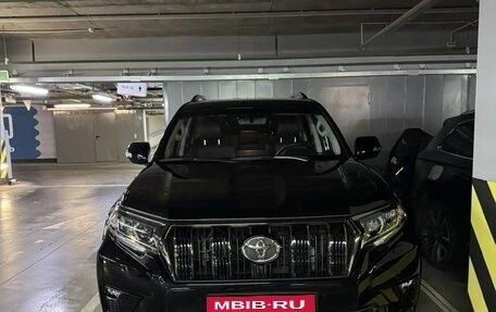 Toyota Land Cruiser Prado 150 рестайлинг 2, 2022 год, 7 800 000 рублей, 1 фотография