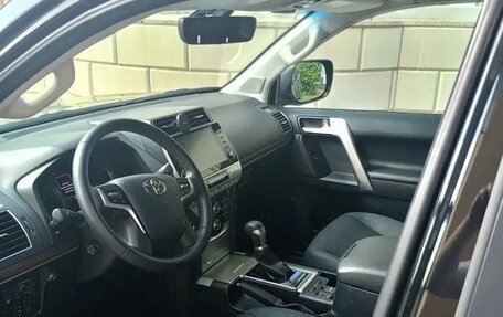 Toyota Land Cruiser Prado 150 рестайлинг 2, 2022 год, 7 800 000 рублей, 7 фотография