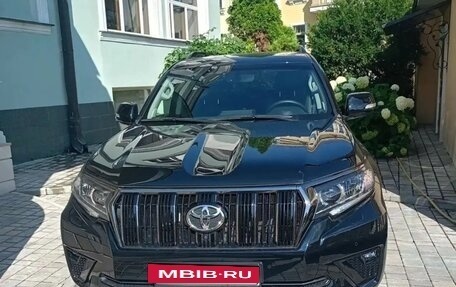 Toyota Land Cruiser Prado 150 рестайлинг 2, 2022 год, 7 800 000 рублей, 8 фотография