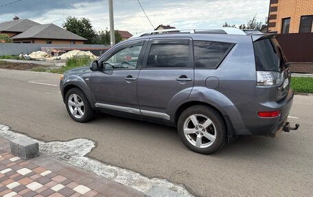 Mitsubishi Outlander III рестайлинг 3, 2008 год, 700 000 рублей, 3 фотография