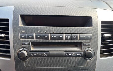 Mitsubishi Outlander III рестайлинг 3, 2008 год, 700 000 рублей, 16 фотография
