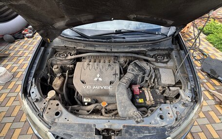 Mitsubishi Outlander III рестайлинг 3, 2008 год, 700 000 рублей, 23 фотография