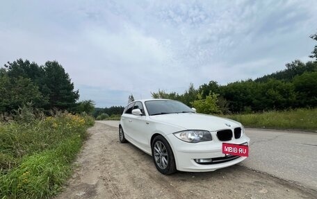 BMW 1 серия, 2010 год, 750 000 рублей, 2 фотография