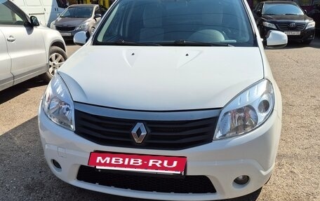 Renault Sandero II рестайлинг, 2014 год, 630 000 рублей, 2 фотография